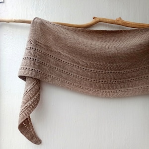 Easy shawl pattern , Structural shawl knitting pattern , Beginner knitting shawl pattern , Instant Download Pdf