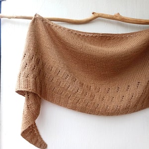 Easy shawl pattern , HONEY shawl knitting pattern , Knitting Pattern Instant Download Pdf