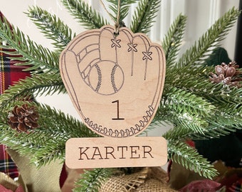 Adorno de guante de béisbol grabado con láser, regalo de Navidad personalizado