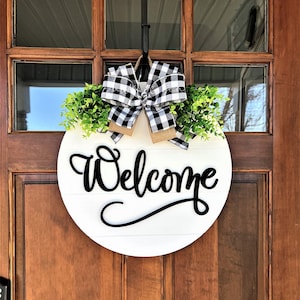 Welcome Door Sign: 18&quot; Shiplap Round, Buffalo Plaid Bow