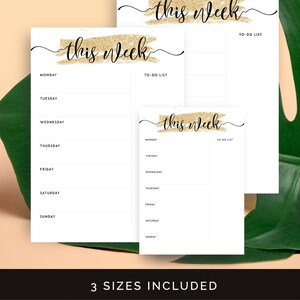 Puede incluir: Tres plantillas de planificador semanal imprimibles con un dise&ntilde;o de purpurina dorada y el texto "this week". Las plantillas est&aacute;n disponibles en tres tama&ntilde;os: A4, A5 y US Letter.