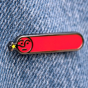 Przypinka Dynamit - Knetterijs Hard Enamel odznaka fajerwerków