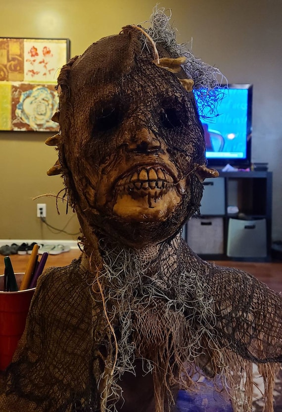 Rotten burlap scarecrow Halloween mask