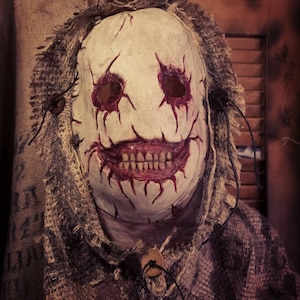 Soul-less scary Halloween scarecrow character mask