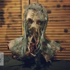 Burlap scarecrow Halloween mask, scary monster scarecrow