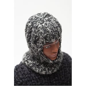 1/6 Scale Doll Balaclava, Hat, Beanie, Cap – Seamless Hand-Knitted Circular Style for 12-Inch Dolls