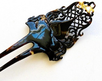 Antique Victorian Trellis Carved Hair Comb