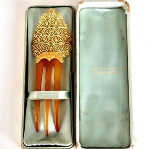 Vintage, Antique Hair Comb, 18k Gold Painted Art Deco Design Vintage, Antique Hair Comb, 18k Gold Painted Art Deco Design