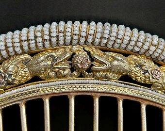 Tiara francesa antigua francesa con serpientes de bronce dorado y peineta con cuentas