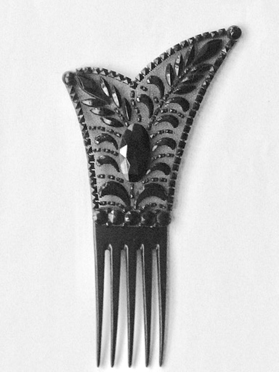 Victorian Asymmetric French Jet Mourning Hair Comb