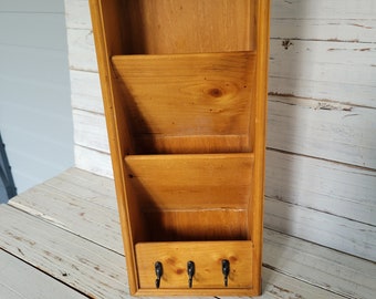 Vintage Wooden Wall Rack - Bill and Key Storage - Wooden Key Display - Wooden Rack for bill storage - Decorative corners