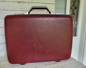 VIntage American Tourister Suitcase - Burgundy Suitcase - Travel Case - Vintage Luggage - White Interior - NO KEY - Hard Exterior