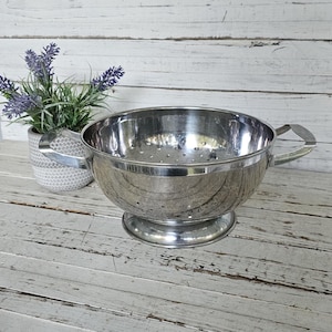 Vintage Silver Colander Strainer with Handles - Antique Colander - Shiny Silver Strainer - Like New Strainer - Kitchen Decor - Kitchen Ware