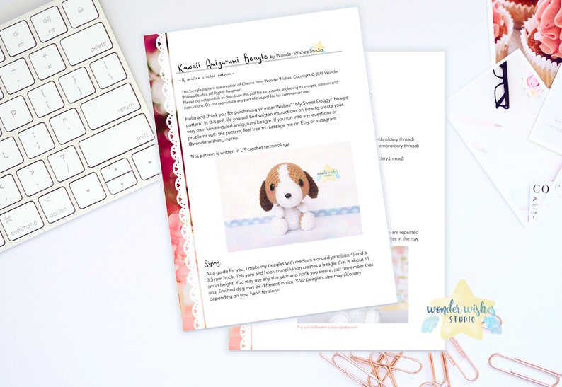 Pode incluir: Um padr&atilde;o de croch&ecirc; imprim&iacute;vel para fazer um beagle amigurumi kawaii. O padr&atilde;o inclui instru&ccedil;&otilde;es para crochetar o beagle, bem como dicas para bordado e tamanho. O padr&atilde;o &eacute; escrito em terminologia de croch&ecirc; americana.