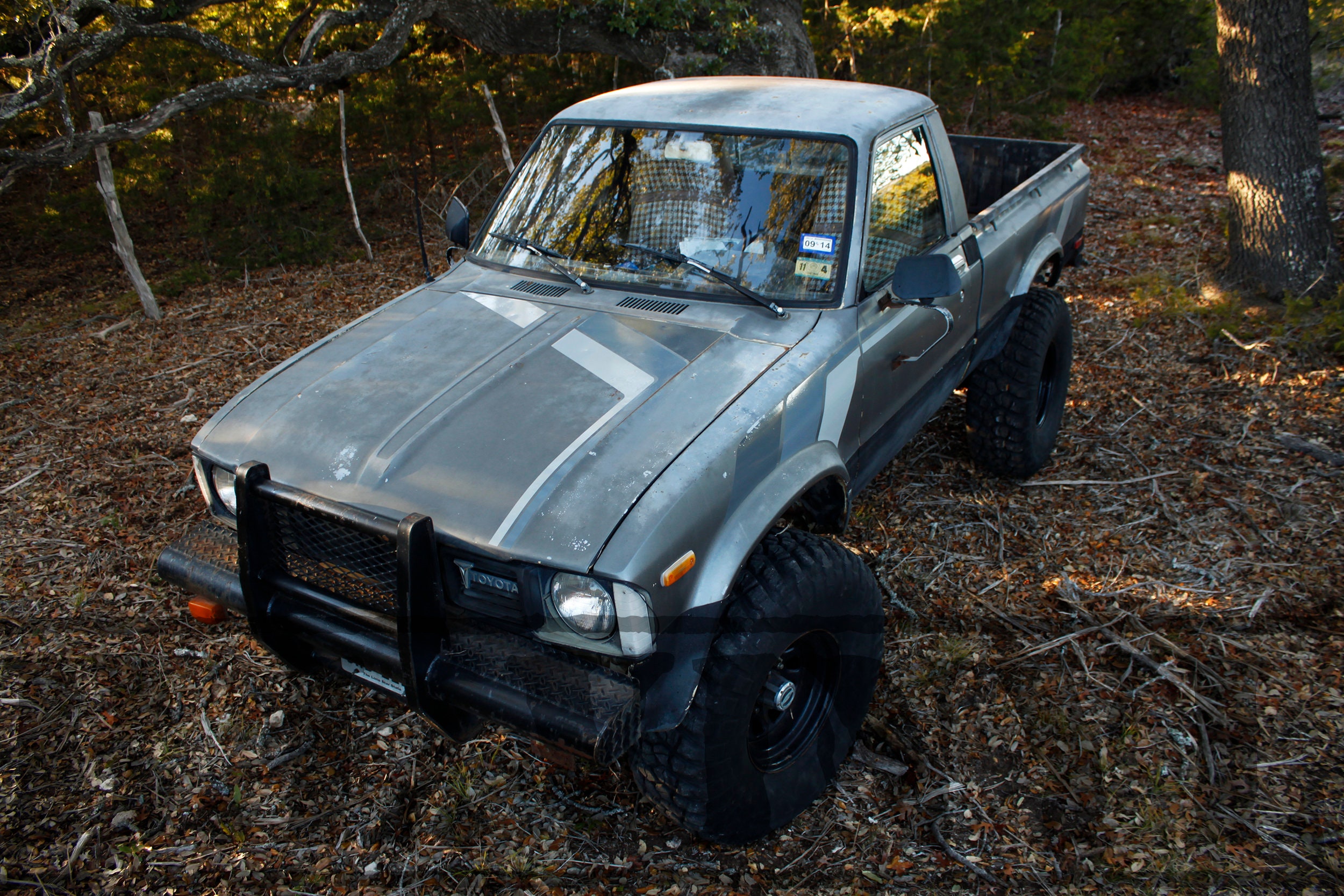 1981 TOYOTA SR5 4X4 Sport Pickup Truck DECORATIVE REPLICA METAL SIGN 1981 TOYOTA SR5 4X4 Sport Pickup Truck DECORATIVE REPLICA METAL SIGN