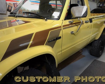 1981 TOYOTA SR5 4X4 Sport Pickup Truck DECORATIVE REPLICA METAL SIGN 1981 TOYOTA SR5 4X4 Sport Pickup Truck DECORATIVE REPLICA METAL SIGN