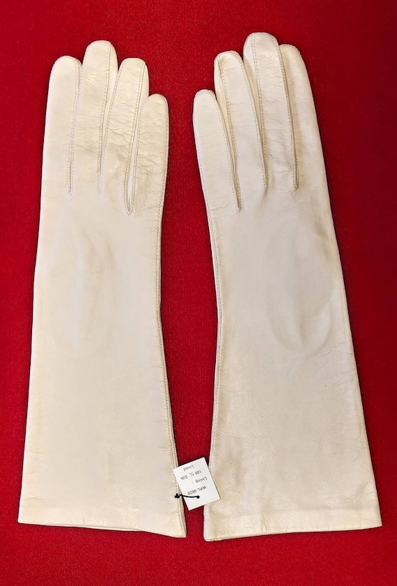 Creme Kid Gloves ~ Size 8