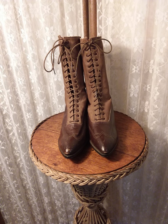 Women's Victorian Brown Leather and Tan Canvas Lac