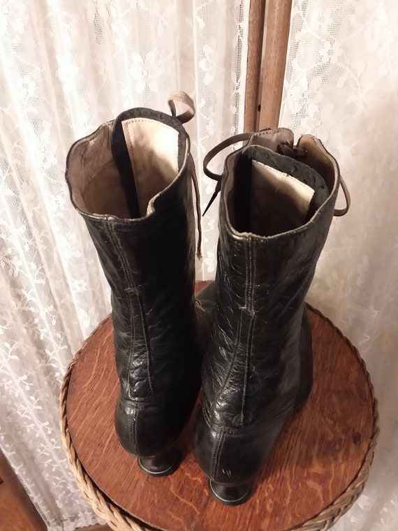 Women's Victorian Black and Tan Leather Wing Tip … - image 5