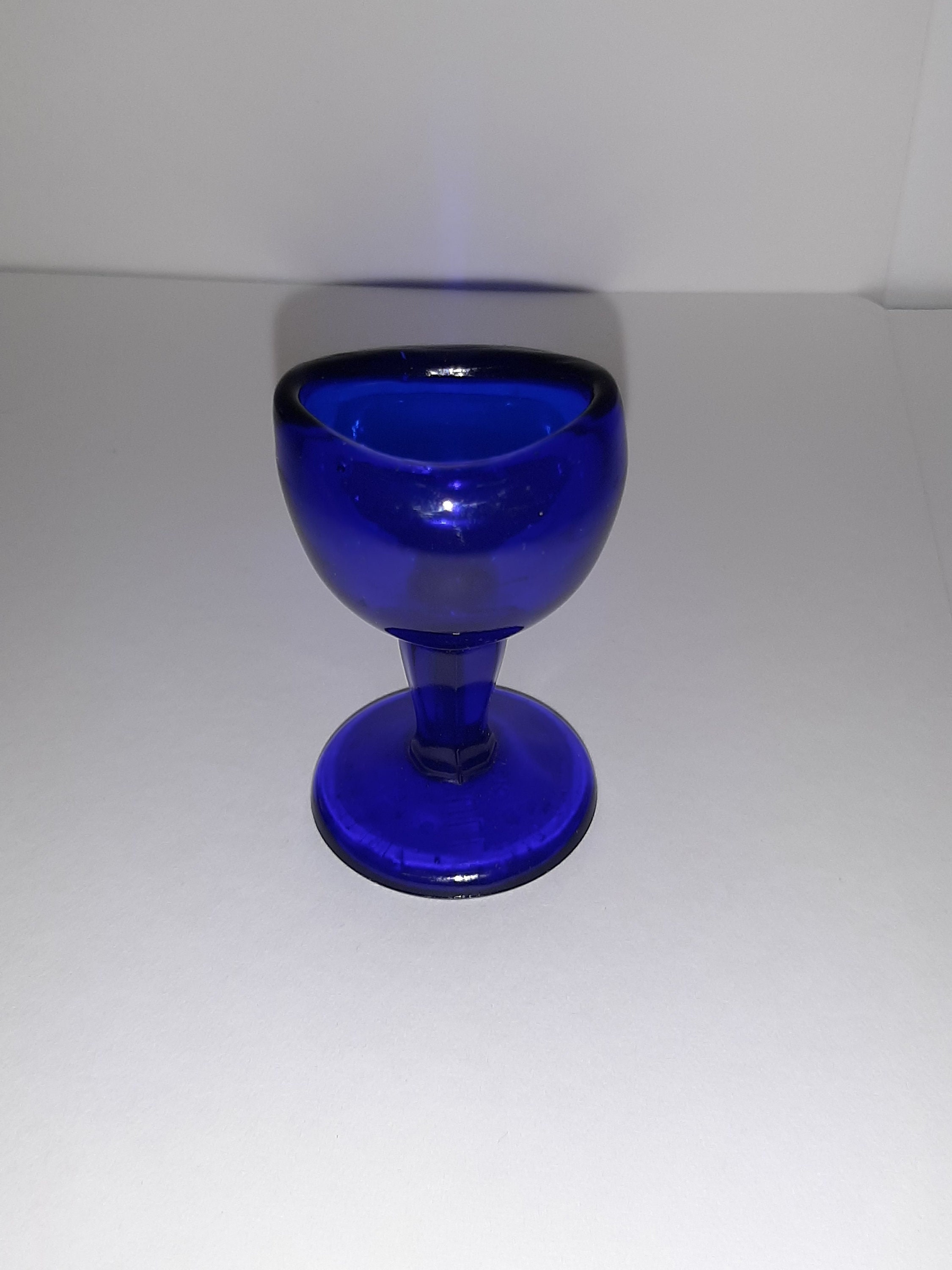 John Bull Pat'd 1917 Green Eye Wash Cup, Hand Blown Into a Mold, Hand