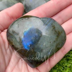 Labradorite Crystal Heart Palm Stone for Crystal Healing, Magick, Protection, Astral Travel, Intuition, Past Life Recall, Meditation, Calm