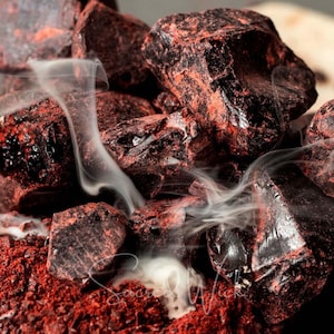 Drakenbloed harswierook echte Arabische socotra cinnabari voor ritueel, energie, genezing, uitbanning, spreukenkracht, hekserij, wicca, draken