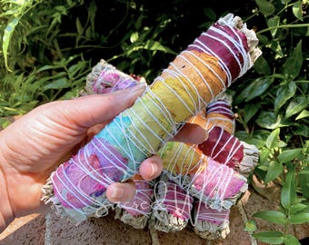 White SAGE & CHAKRA ROSES Large Smudge Stick Bundle for Energy Clearing, Cleansing, Home Blessing, Alignment, Ritual, Meditation, Balancing