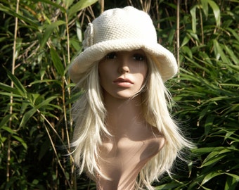 Women Chloche Merino Crochet - Hat