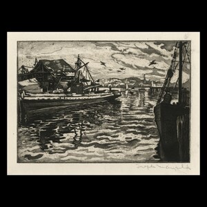 Puede incluir: Un grabado en blanco y negro de una escena de puerto con varios barcos atracados. Los barcos están silueteados contra un cielo nublado. La firma del artista, "Josephine W. Angelini", es visible en la esquina inferior derecha.