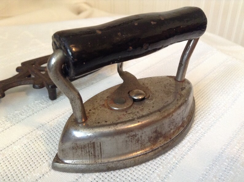 Child/'s or Salesman Sample Iron