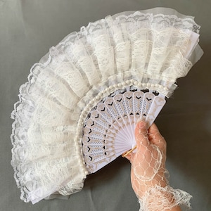 16.8*9.6&quot; Wedding Bridal Accessory White Lace Feather Fans