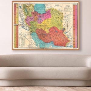 Vintage kaart in het Farsi van Perzië of Iran, verdeeld in provincies, wanddecoratie van Perzië.
