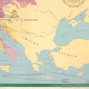 Historical map titled "LA VIE DE NAPOLÉON-BONAPARTE," depicting Europe and North Africa with colored routes and arrows showing Napoleon's military campaigns and conquests from 1769 to 1821.