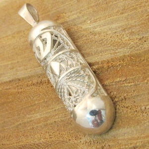 prezent żydowski, biżuteria izraelska, wisior mezuzah, naszyjnik mezuzah, srebro próby 925, naszyjnik hebrajski, judaika, zawieszka mezuzah, filigran