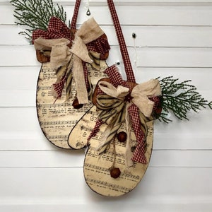 Winter Wooden Music Sheet Mittens | Winter Decor