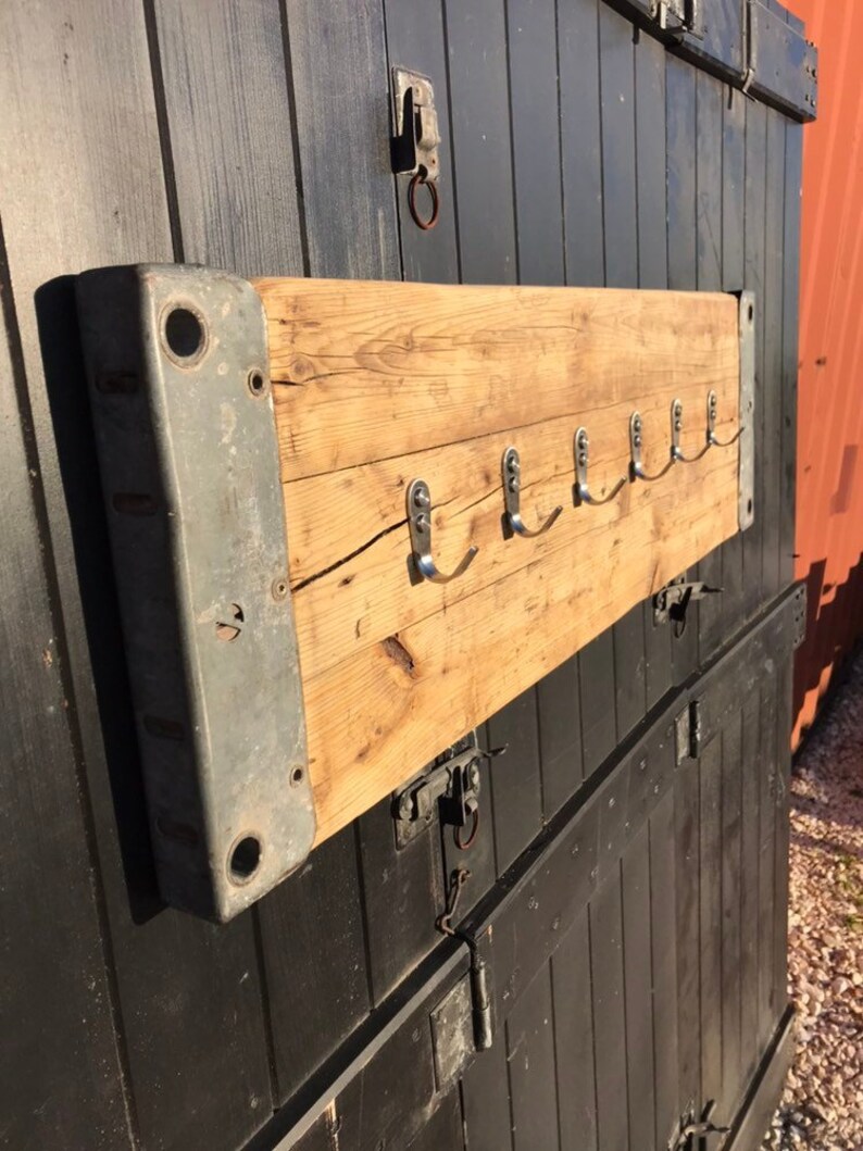 Garderobe Gerüstbohle Upcycling Bauholz Palettenmöbel | Etsy Garderobe Gerüstbohle Upcycling Bauholz Palettenmöbel | Etsy