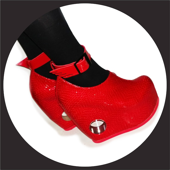 PEEPHOLE Platform 70s Style Donut Shoes- Isabella Mars - Red