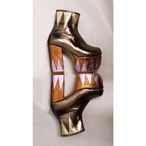 Botas de circo glamorosas con plataforma RINGMASTER - Isabella Mars - Triángulos de cuero multicolor metalizado en peltre, lila, dorado y bronce - Hechas a mano