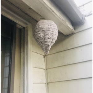 Beehive/ wasp nest decoy
