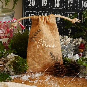 Personalized Jute Gift Pouch Leaves image 3