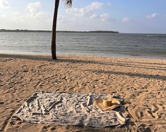 Linen beach towel / Linen Throw Blanket / Large and small rustic sauna towel for outdoor summer picnic / Custom handmade cozy blanket