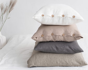 Taie d'oreiller en lin / Housse d'oreiller en lin lavé / Coussin décoratif / Literie / Taie d'oreiller en lin avec boutons de noix de coco / Taie d'oreiller faite à la main