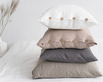 Linen pillow case / Washed linen pillow cover / Decorative cushion / Bedding / Linen pillow case with coconut buttons / Handmade pillowcase