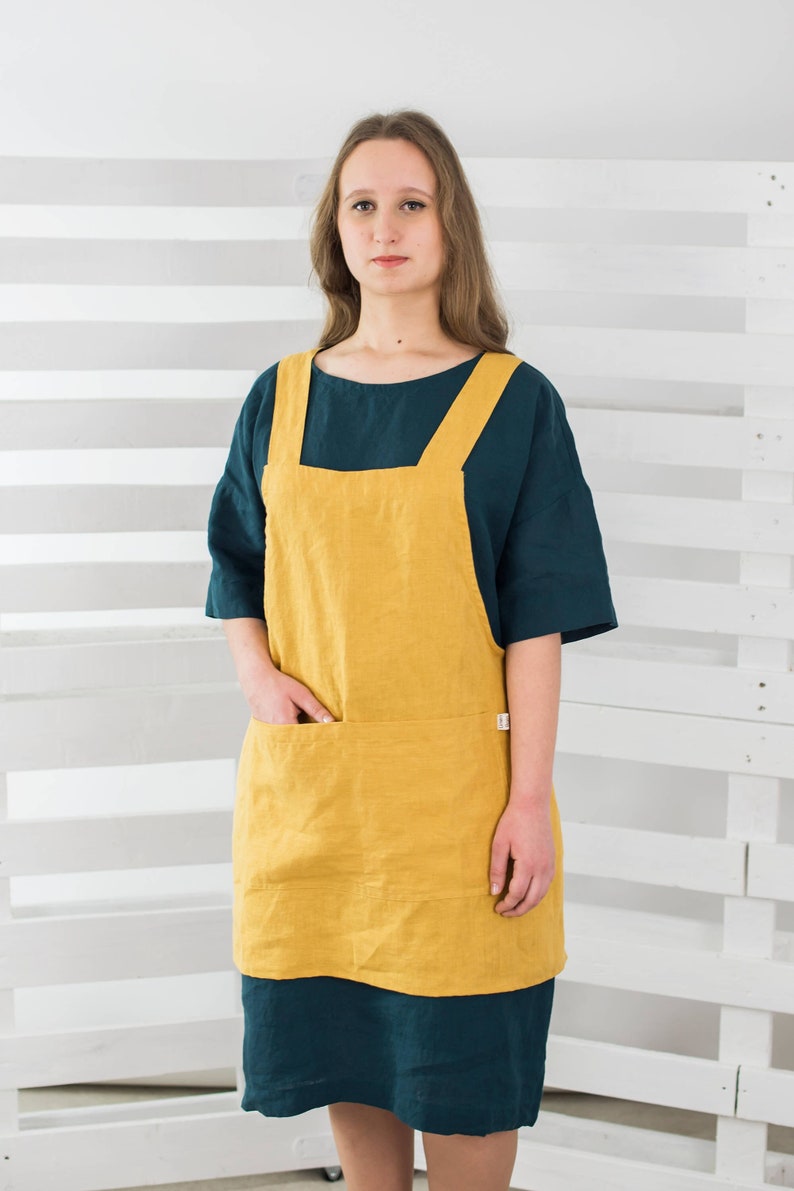 Gardening apron with pockets in front ROSEMARY / Japanese apron / Washed natural linen apron / Short Japan apron / Sustainable apron image 1