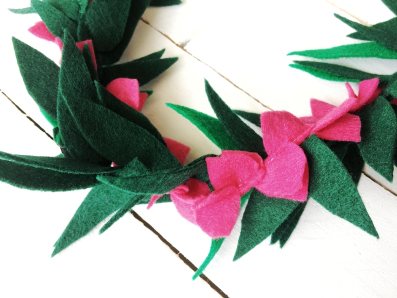 Hot Pink Felt Lei, Hawaiian Lei for kids, Leaf lei, Tropical Party, Birthday lei, Hawaiian themed party, Pink Flower Lei, Flower Garland imagem 3