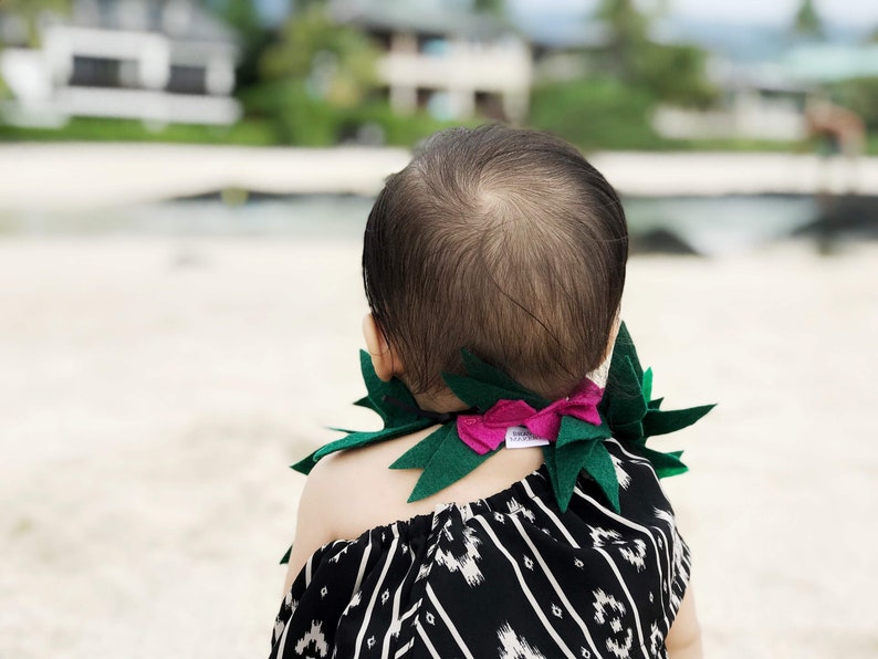 Hot Pink Felt Lei, Hawaiian Lei for kids, Leaf lei, Tropical Party, Birthday lei, Hawaiian themed party, Pink Flower Lei, Flower Garland imagem 4