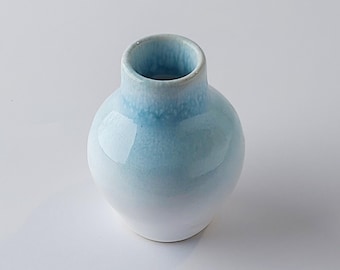 Mini Vases Blue and White Ceramic Unique Miniature Flower Vase Handmade Small Blue and White Ceramic Tiny Pottery minimalist Cute Vase