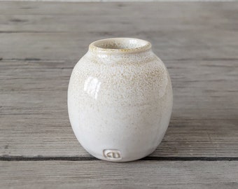 Mini vaso in ceramica fatto a mano, in miniatura, bianco e marrone