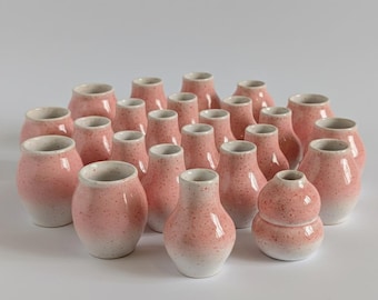 Mini vaso in ceramica rosa: piccola ceramica fatta a mano, design unico per vasi in ceramica per eventi