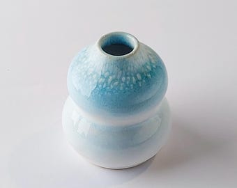 Mini vaso fatto a mano blu e bianco: piccolo vaso in ceramica in miniatura